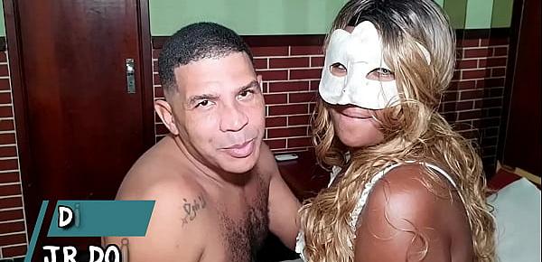  Primeira vez no porno da mulata do rabão do Rio de Janeiro Jhey Black fodendo com Leo Ogro